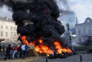 El sector agrícola català participa en una protesta a Brussel les contra la nova PAC i l’acord amb el Mercosur