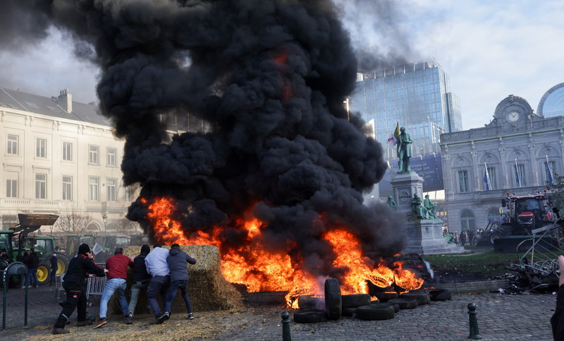El sector agrícola català participa en una protesta a Brussel les contra la nova PAC i l’acord amb el Mercosur