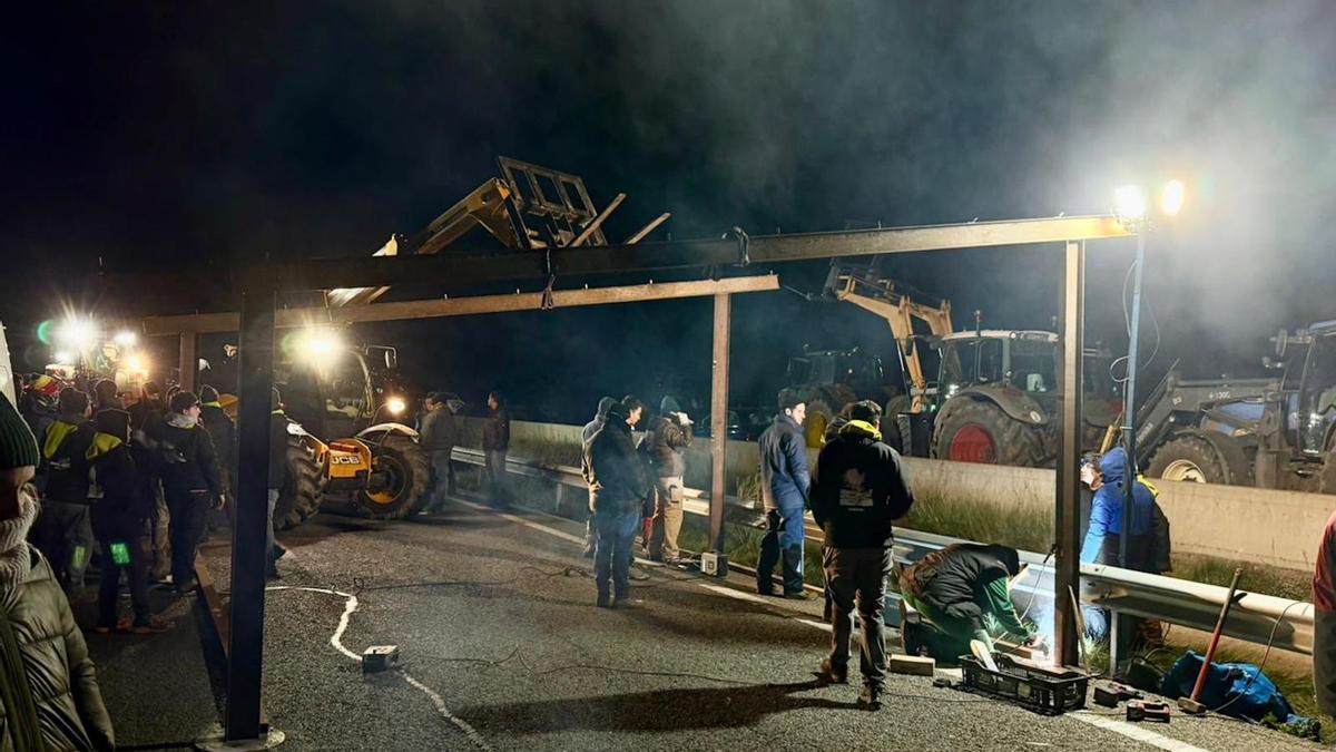 Segon dia de mobilitzacions dels pagesos de Girona contra el Mercosur i les retallades de la PAC